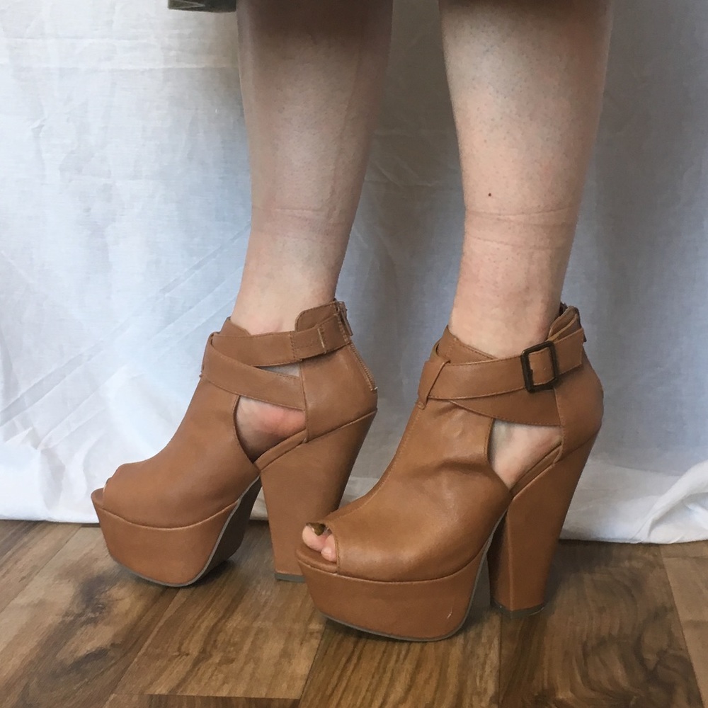 Steve Madden Gardo platform open toe SANDLES